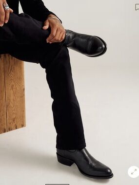 TECOVAS BOOTS
The Cartwright COLOR: MIDNIGHT
MATERIAL: COWHIDE men size 10 D